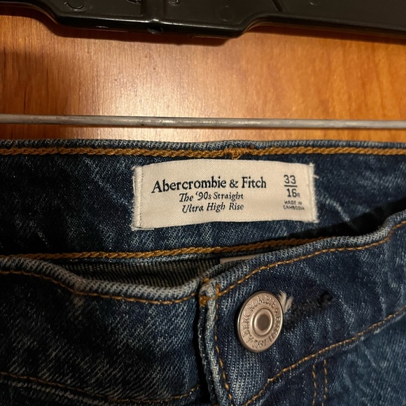 Abercrombie & Fitch 90’s Straight High Rise Jeans - Picture 3 of 5
